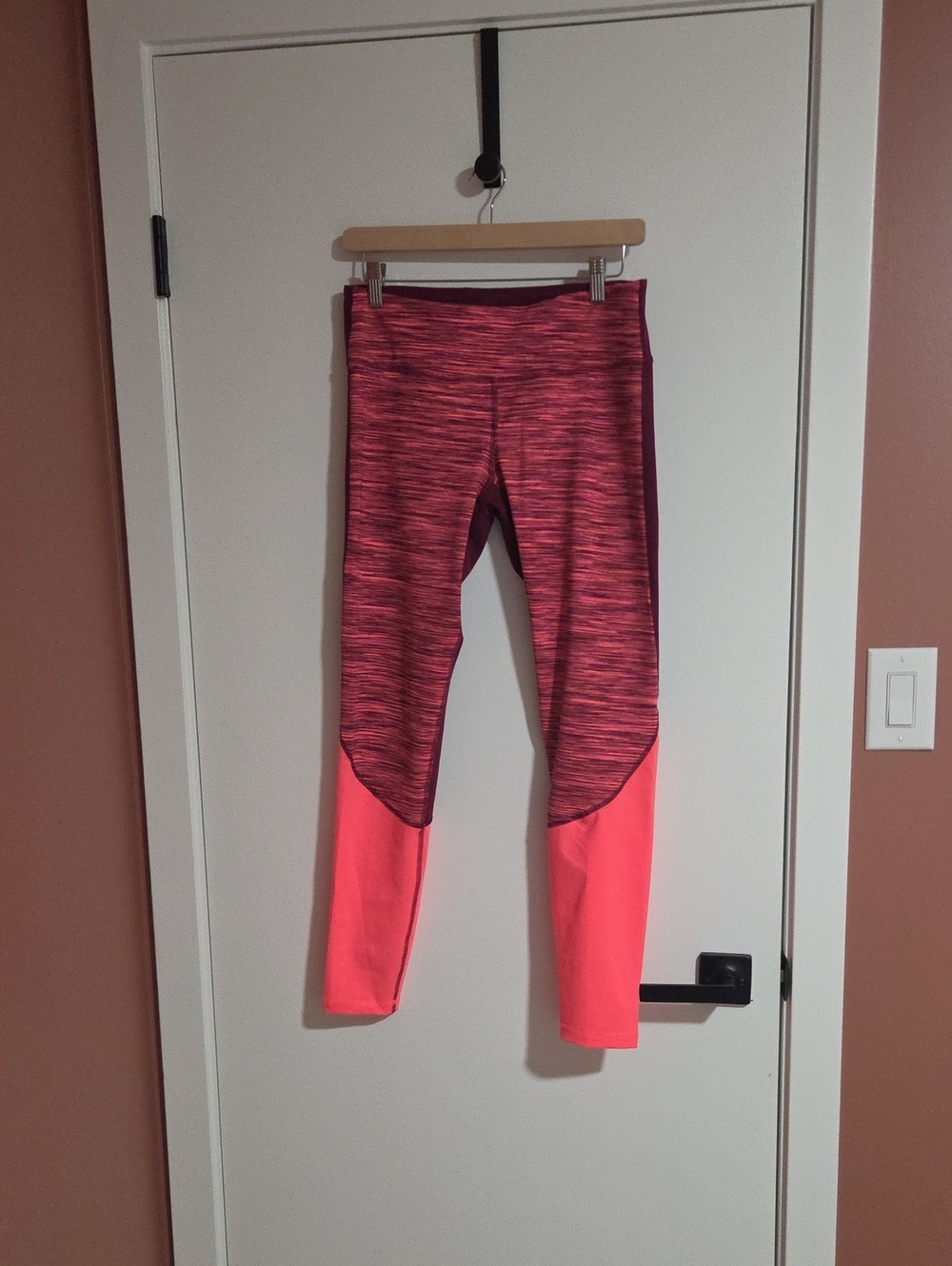 Old Navy Pink Space-Dye Leggings with Coral Panels
